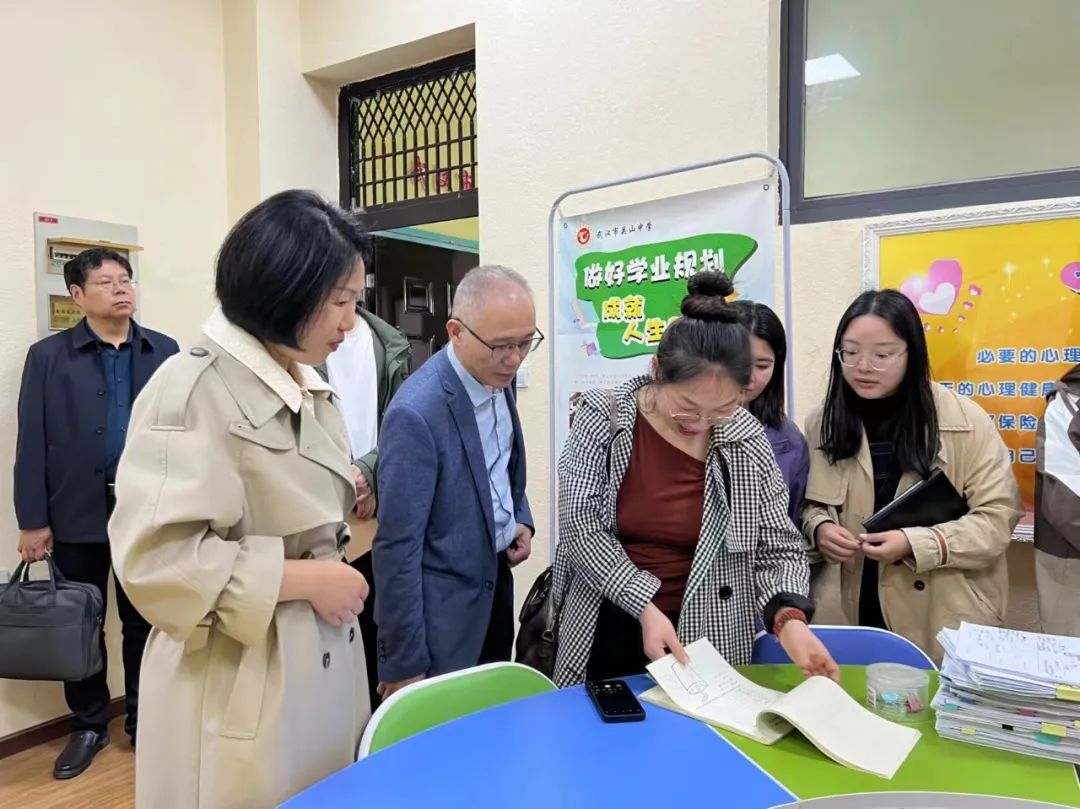 武汉市关山中学_武汉关山中学招生电话_武汉市关山中学喜报