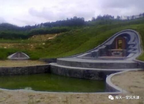 怎样选坟地风水,坟地风水的注意事项