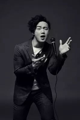 陈奕迅:总有一句歌词,治愈了岁月!