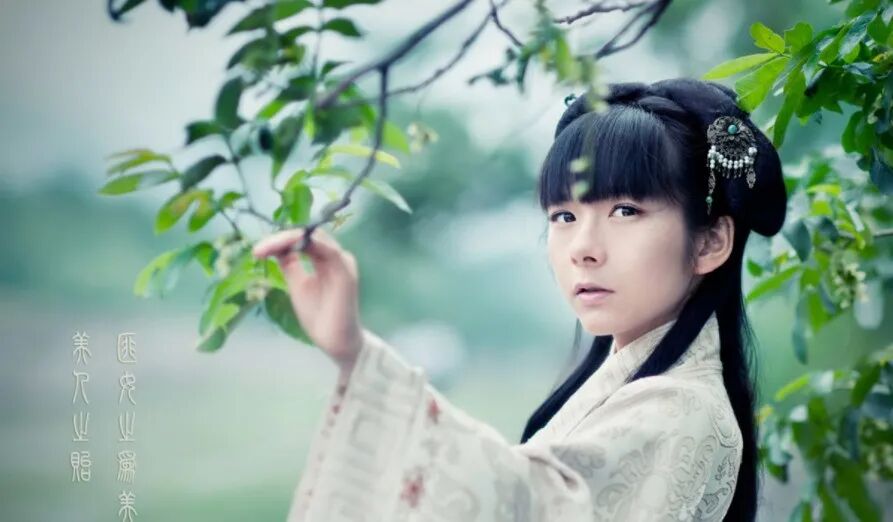 重章叠唱的句子_群山回唱共多少章_重章叠唱