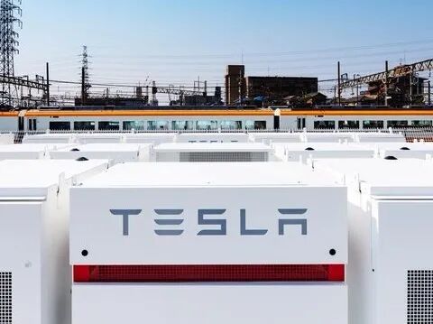 特斯拉4680電池量產指日可待！加拿大電池設備廠加速運營的圖1