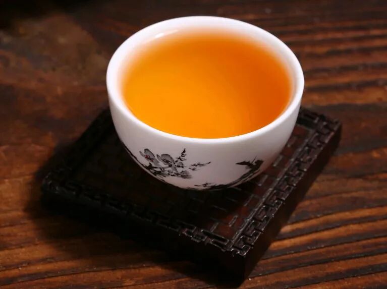 秋季养生，喝黑茶润燥