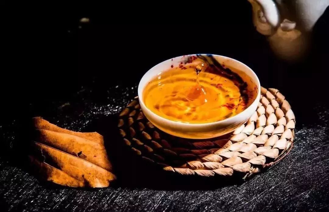 像黑茶一样，我们的时光终不会被辜负