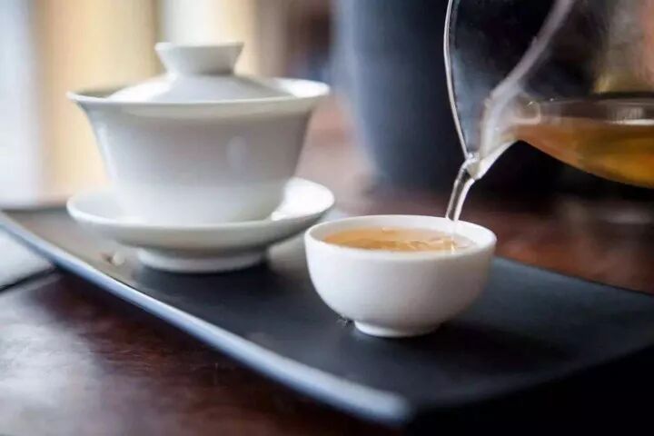 爱饮黑茶的茶友，教你黑茶的正确喝法