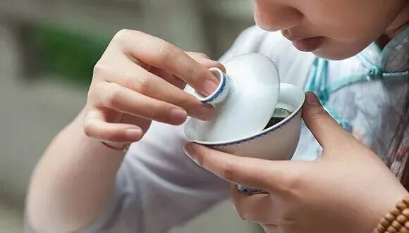 交爱喝茶的朋友，一生无悔