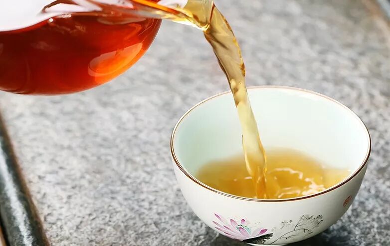 一杯黑茶，竟能使人产生如此大的变化！