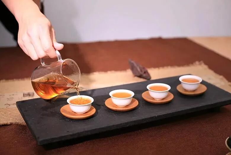 “生命之饮”“宁可三日无粮，不可一日无茶”