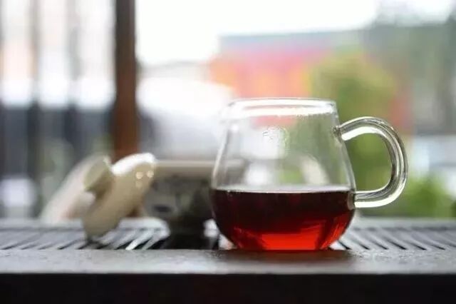 胃不好？来一杯养胃黑茶！