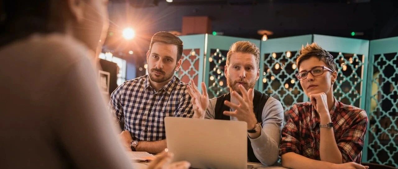 “30 岁了还在挣20岁的钱”：比中年危机更可怕的，是停止成长