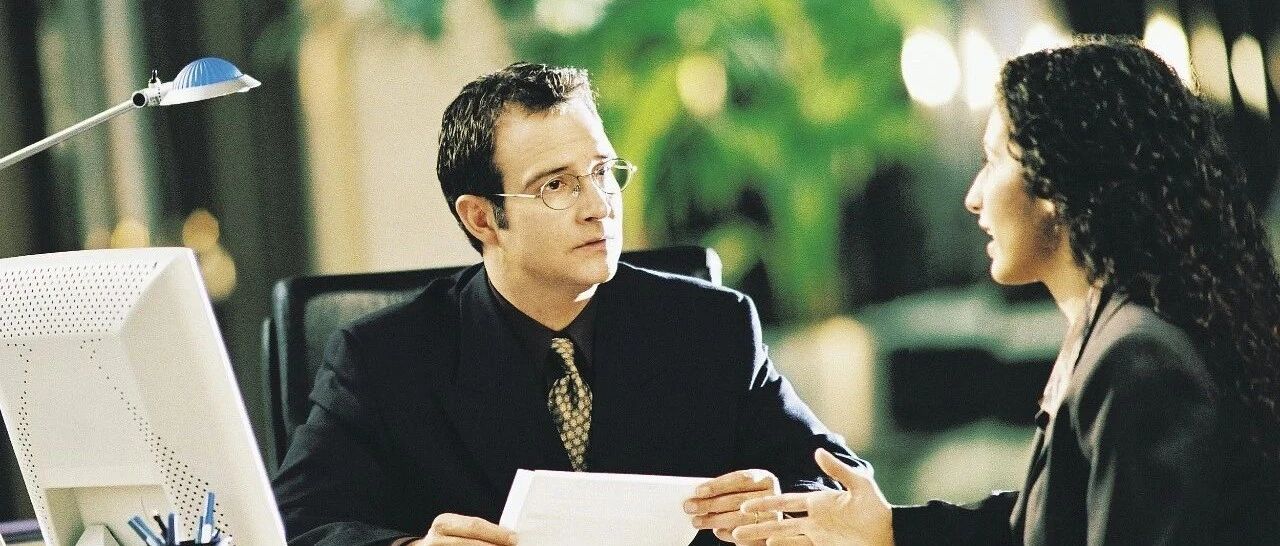 “凭什么她升职了，而不是我”：同事不服管，该怎么办？