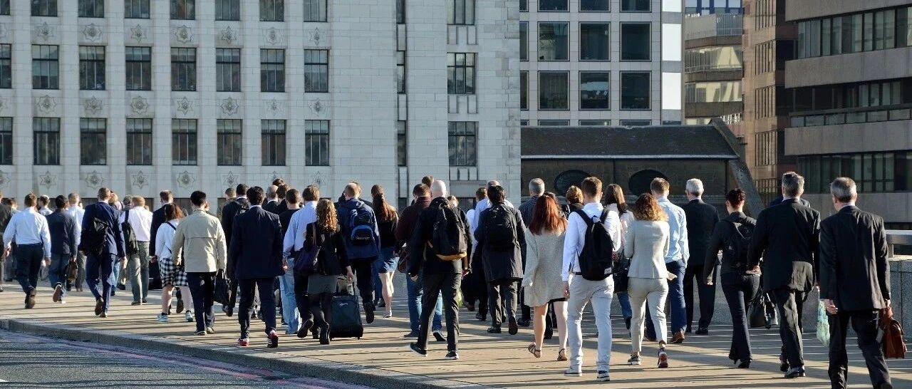 平均61人竞争1个职位：为什么国考一年比一年热？