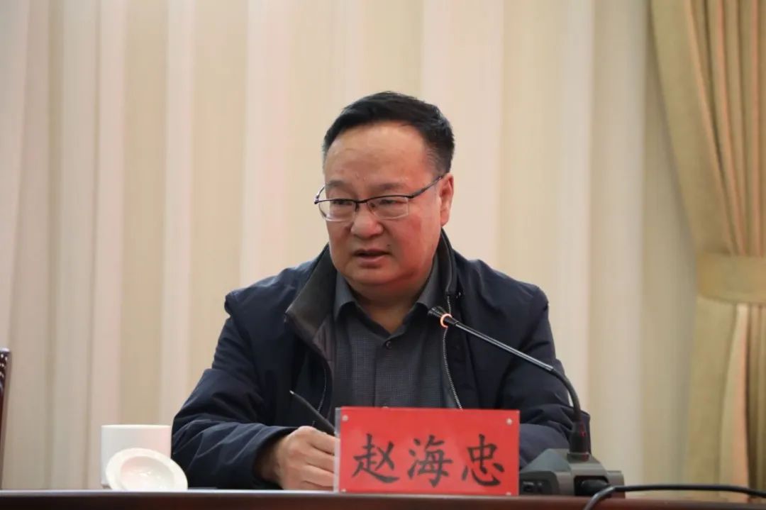 内蒙古文艺评论工作座谈会发言摘编 第8张