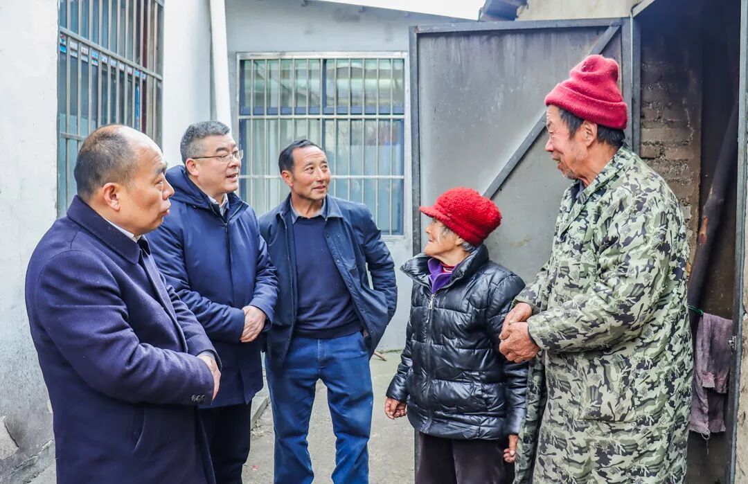 房县人民医院：下乡慰问传递温暖(图3)