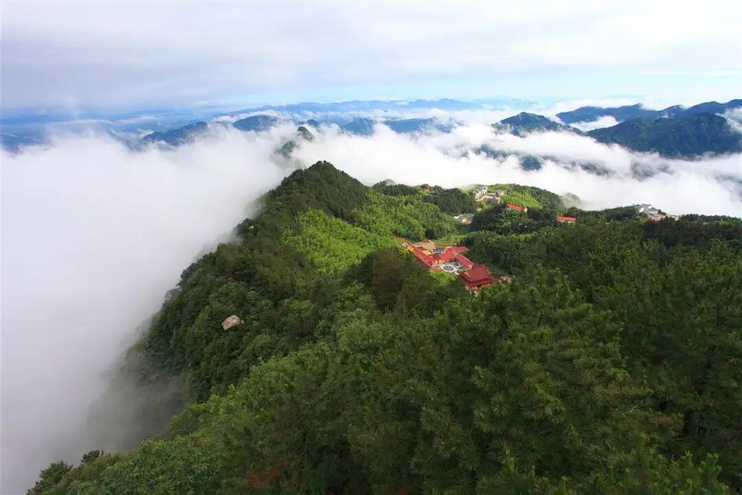 风光旖旎三角山.JPG