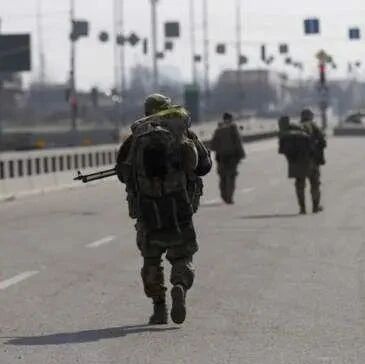 俄罗斯开始撤退，宣布退往顿巴斯…