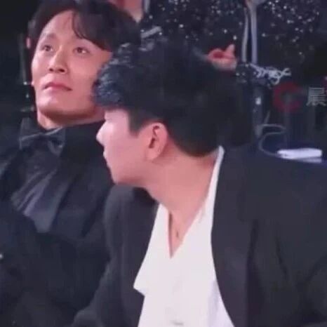 林俊杰斩获AAA两大奖项,成为唯一获双奖的华语歌手,上台致词时坦言:“原本受邀来以为只是唱歌,没想到还有我的奖项”