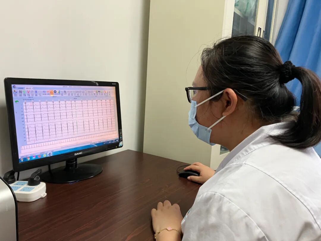 contec心电图机怎么用动态心电图：心脏的24小时“贴身保镖” ——时刻守护心脏健康_https://www.jmylbn.com_新闻资讯_第4张