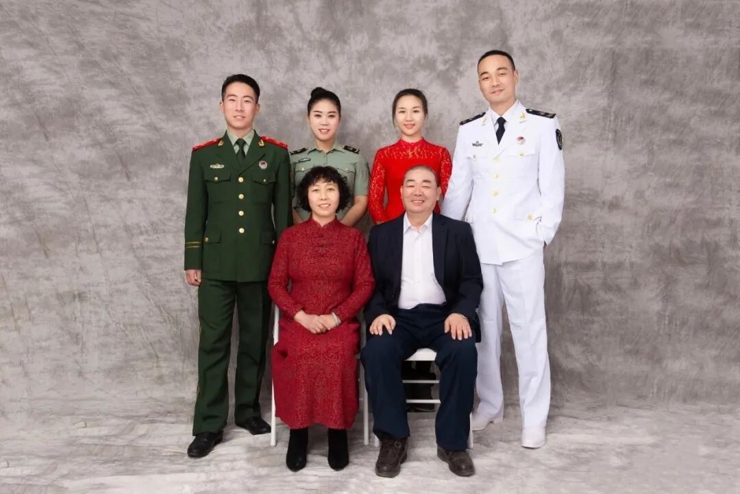 退役军人的团聚照6.jpg