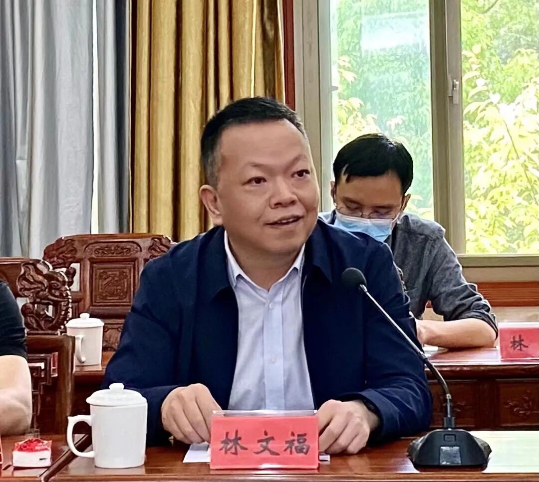 听取大家的发言后,林文福表示,参政议政是人大代表,政协委员的一个