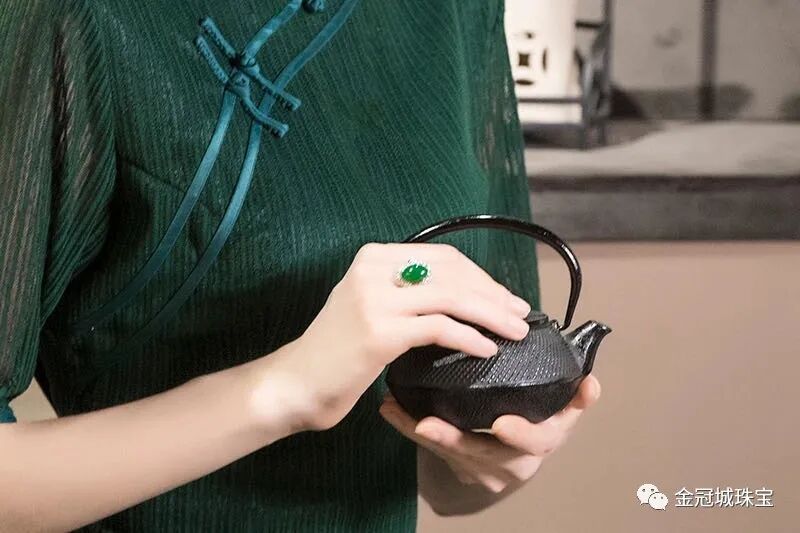 翡翠，已经引领珠宝玉石界的审美潮流！