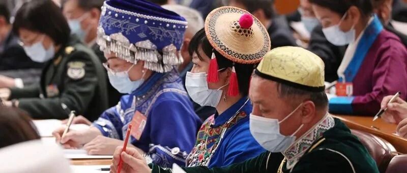 【两会观察】十指抱拳力千斤