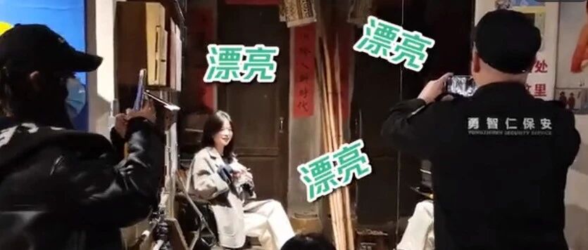 重庆洪崖洞的保安大叔火了，“魔性”又“可爱”！