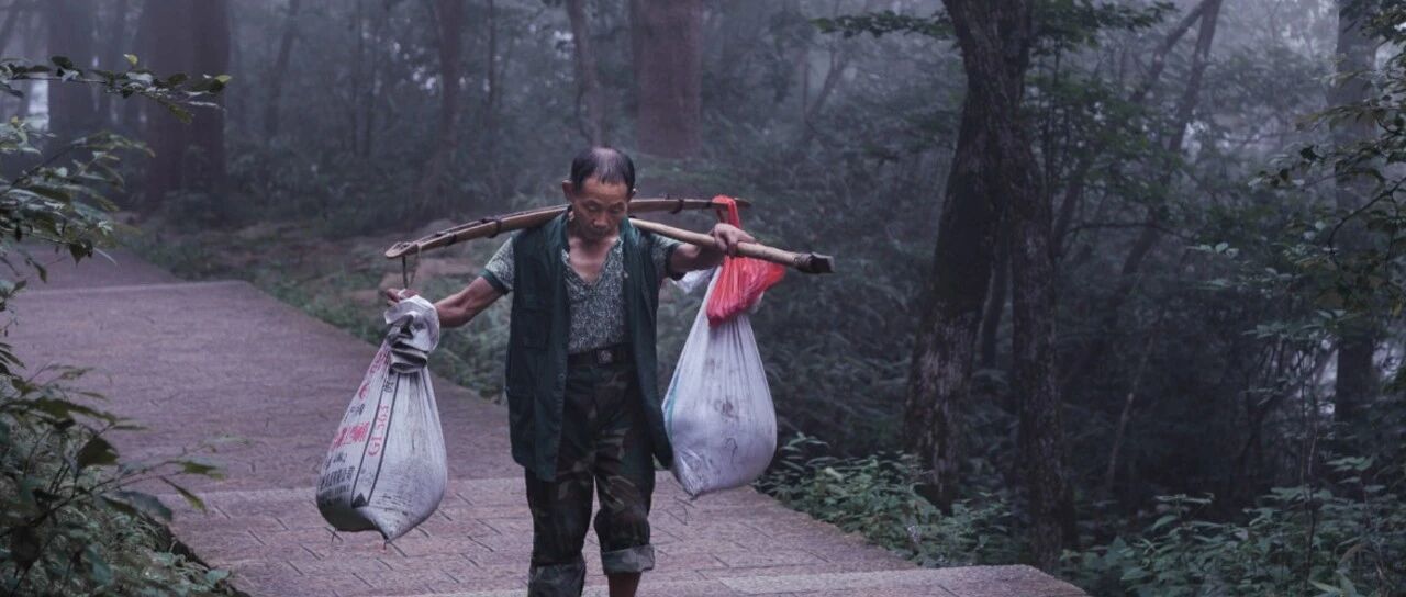 泰山山顶矿泉水为何定价5元一瓶？景区回应