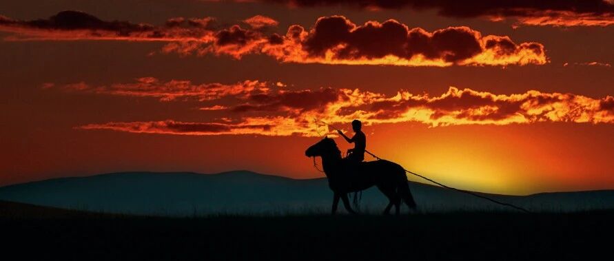 五一假期临近，约七成人群选择跨省游，酒店大幅涨价合理吗?