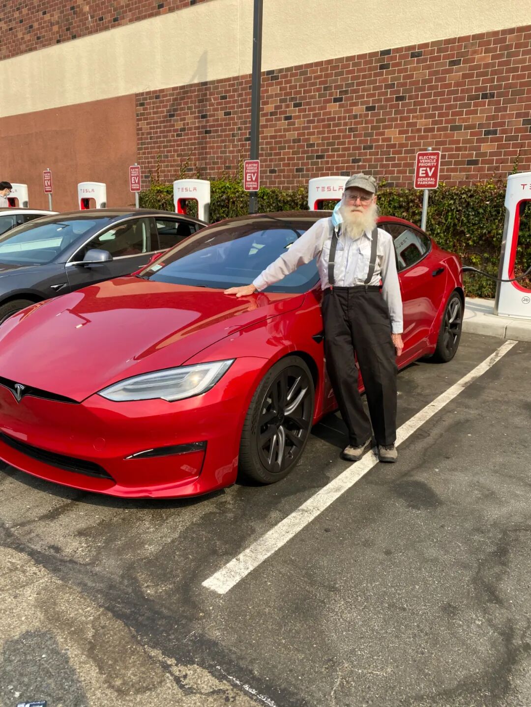 特斯拉是一家老年代步车公司吗