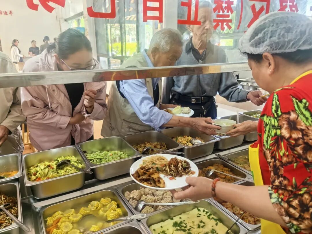 幸福食堂开业__热烈庆祝食堂开火