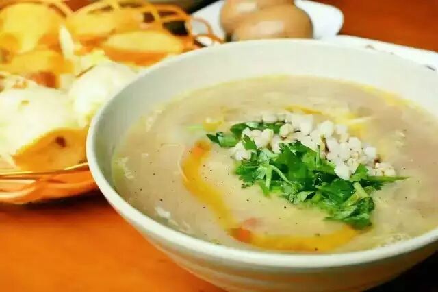 这家店仅凭一碗汤就敢号称河南早餐界第二到底是sha汤