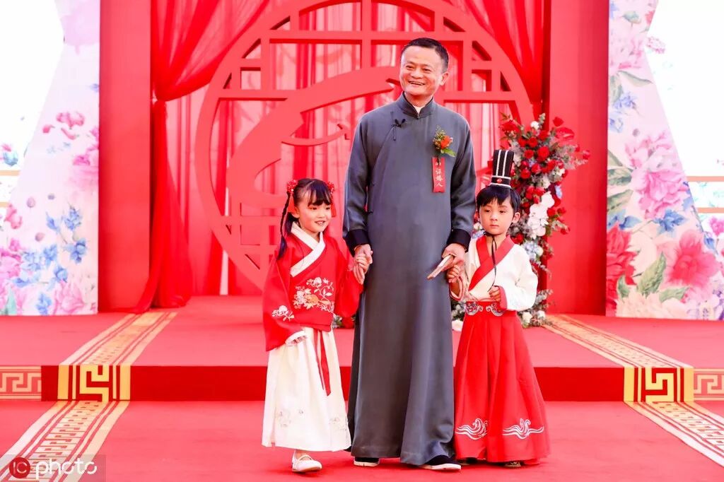 【婚礼资讯】马云婚礼现场开车：工作996，生活669