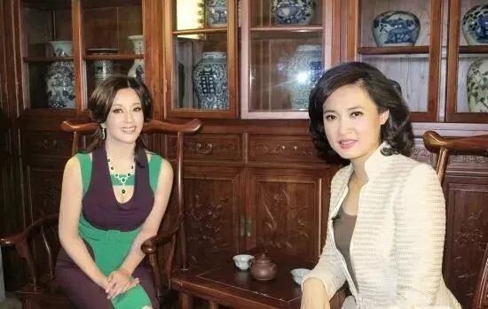 刘晓庆戴价值千万翡翠上央视，盘点她收藏的天价翡翠。。。