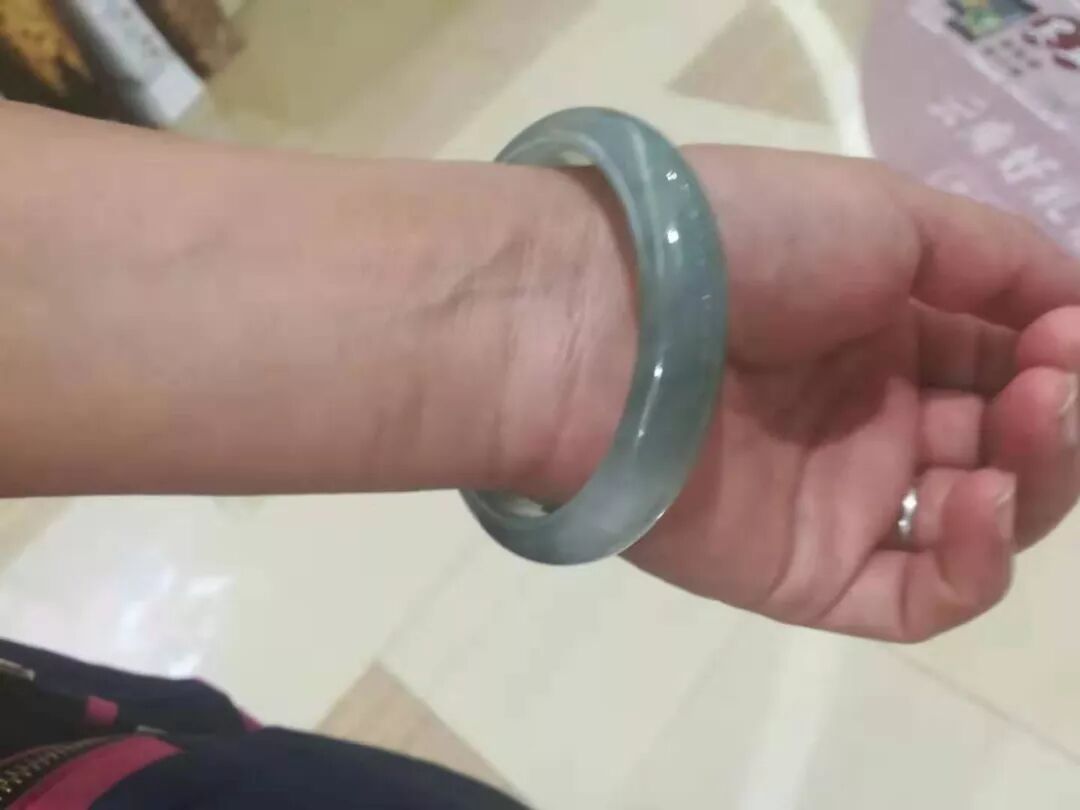 翡翠上面的绿真的会长吗？