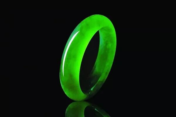 “油泡翡翠”？你听过这样的翡翠保养方法吗？