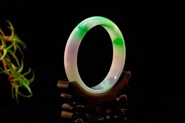 什么是“三无翡翠”？这几种翡翠买了会升值吗？