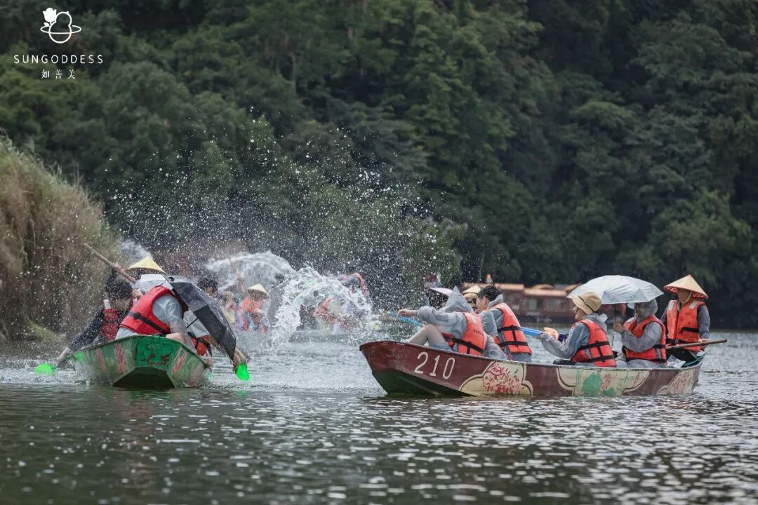 可邑小镇篝火晚会，全团围火联欢