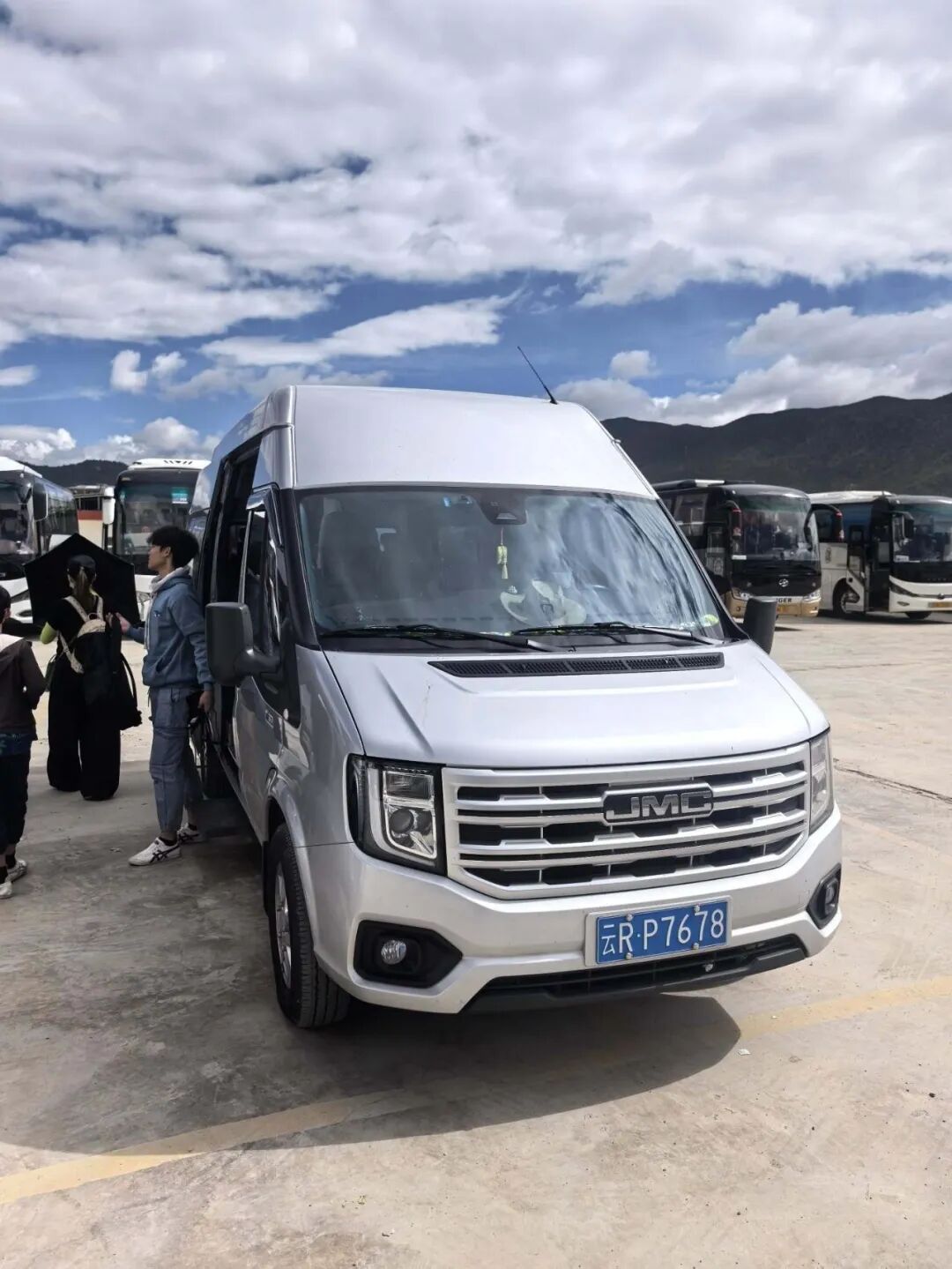 9座商务车