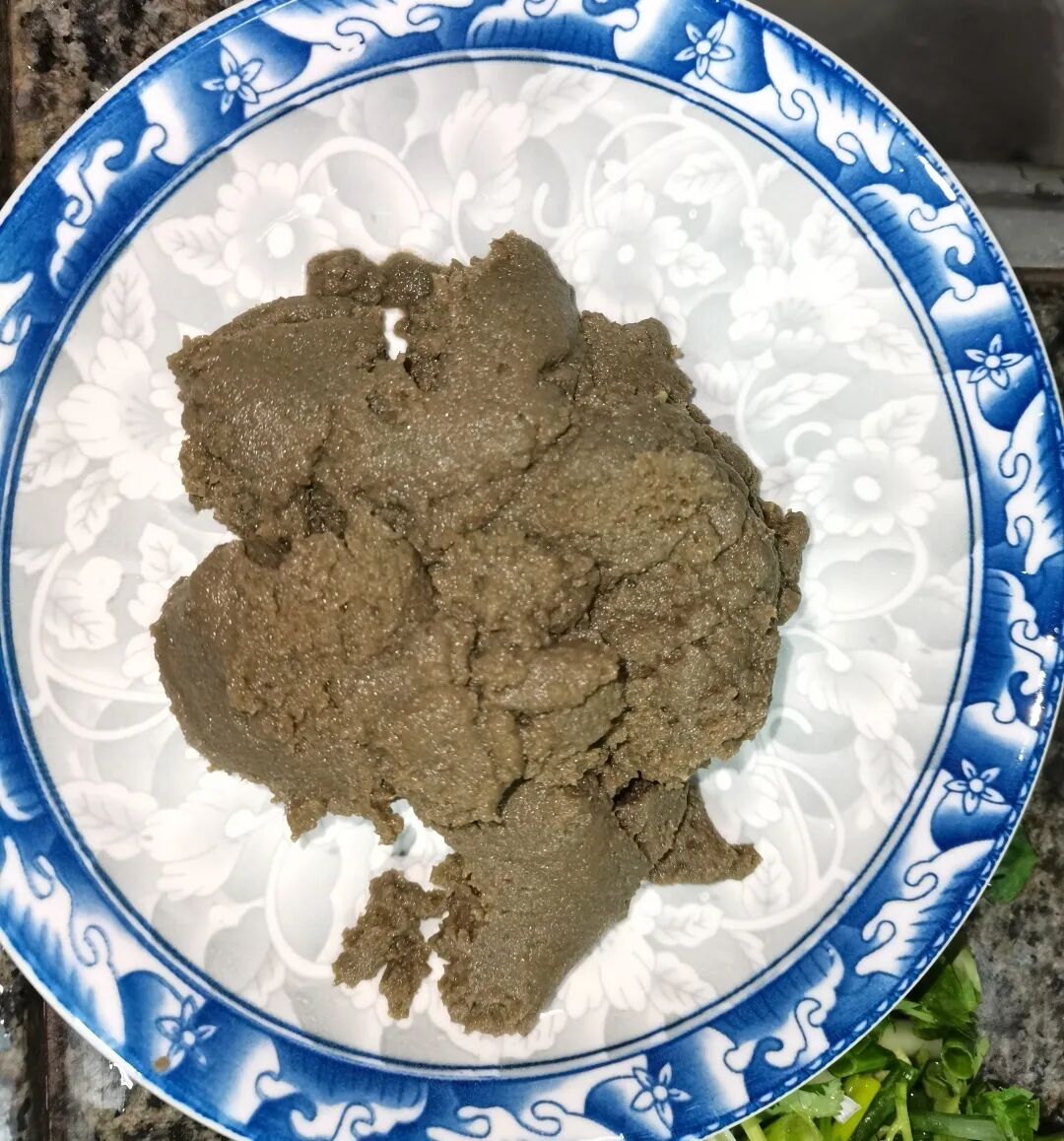 泥虾生长在什么地方？泥虾主要是由水蚤等浮游生物构成的