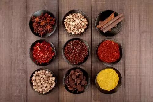 葱,姜,蒜,椒,人称调味"四君子",它们不仅能够调味,而且能够杀菌去霉