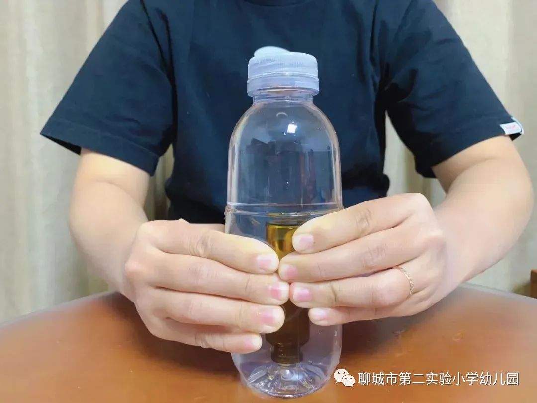 矿泉水瓶子手工船