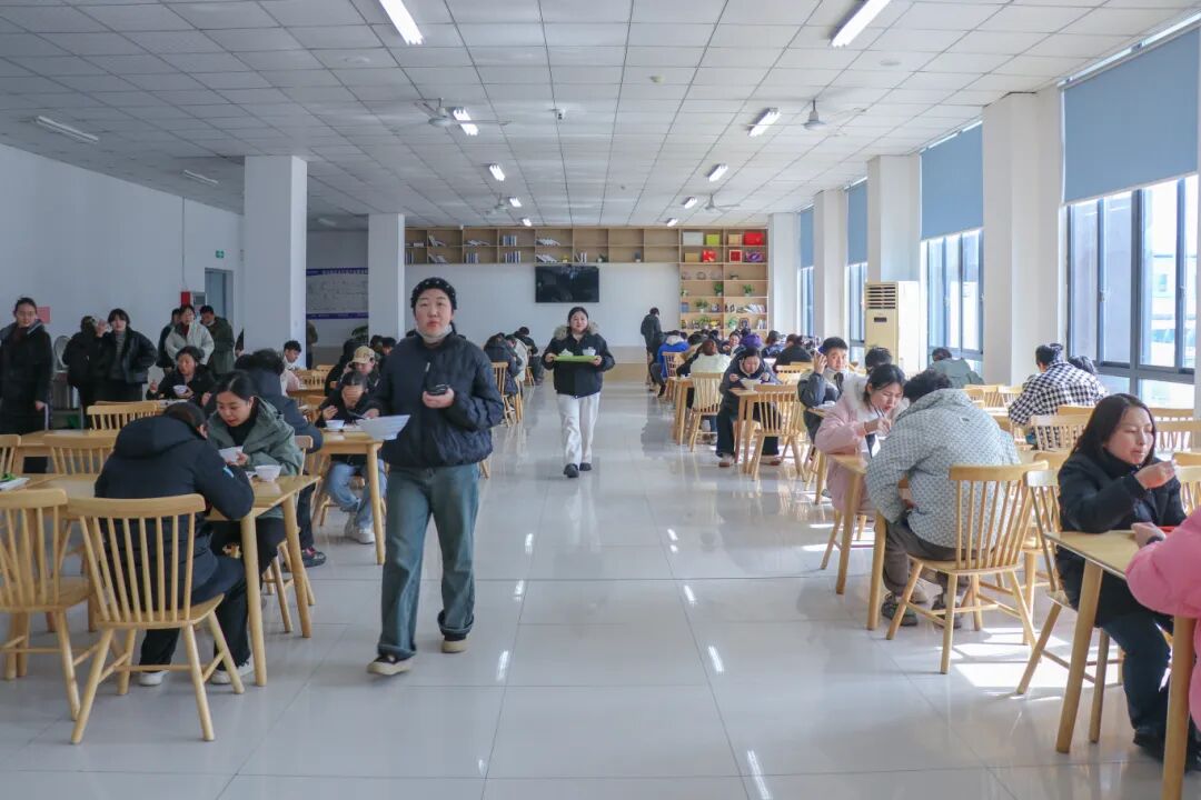 员工食堂.JPG
