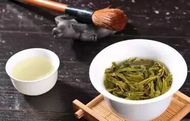龙井茶的功效和冲泡方法！