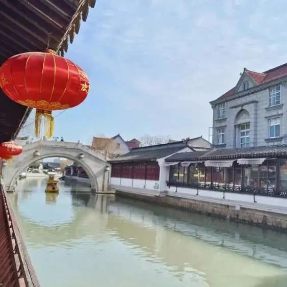 【舆情监测分析】上海这个古镇宣布关闭景区后，春节依然在对游客开放