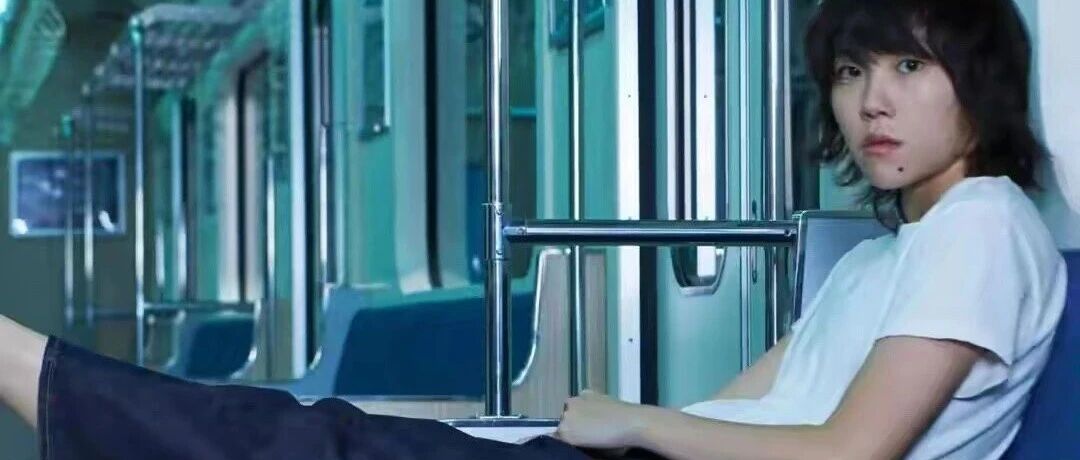 窦靖童:在王菲的富贵与窦唯的潦倒之间,藏着她未说出口的心事