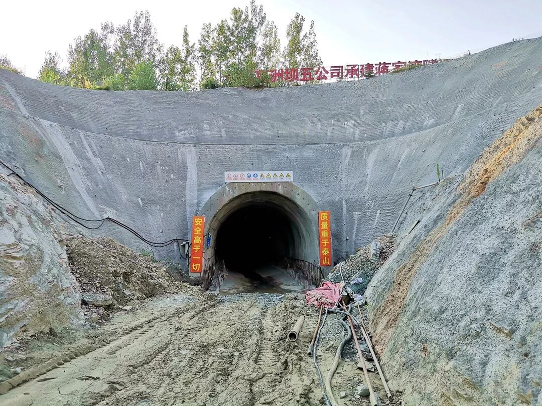 图说八月五公司好风光！(图2)