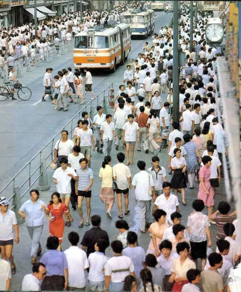 80年代年的上海夏天遠比我想像中時髦自由的多！ 戲劇 第13張