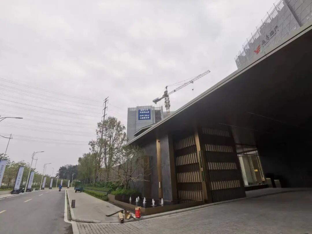 越秀公交天悦云山府约90-160㎡三*五房，十年大城配套，醇熟无忧生活！