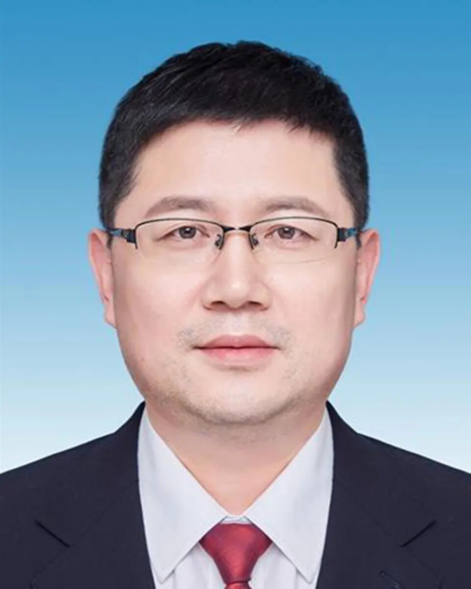 潘震,男,汉族,1971年6月生,大学,中共党员,现任贺州市人民检察院党组