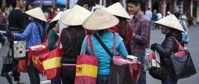 该国挂满不欢迎中国游客的标语，如今招架不住惩戒，赶忙向中方道歉